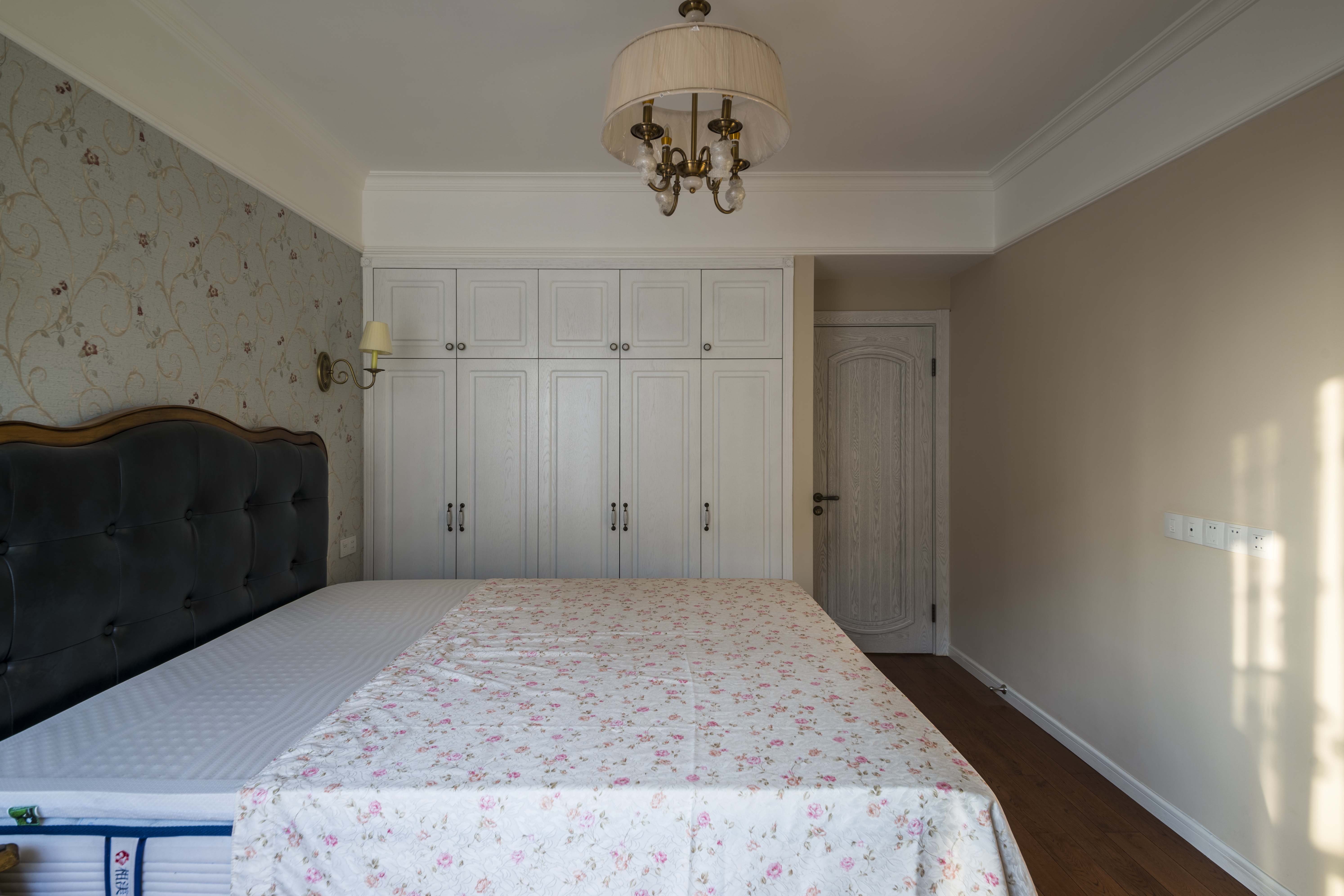 融科東南海110㎡輕歐簡美三居室 裝修案例效果圖-主臥1