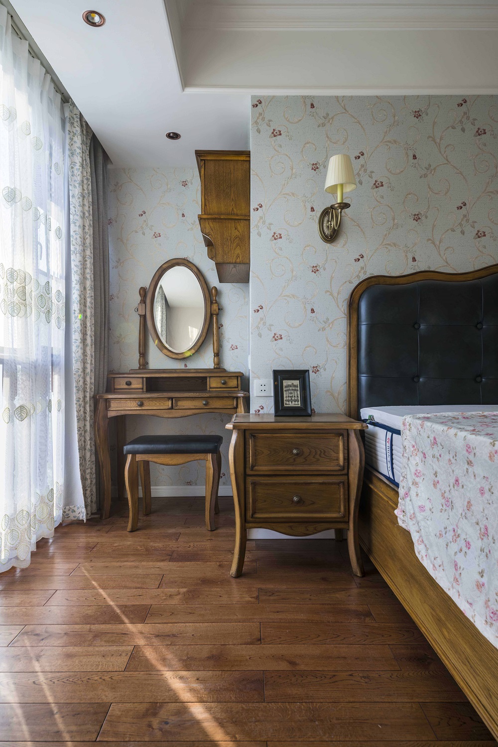 融科東南海110㎡輕歐簡美三居室 裝修案例效果圖-主臥