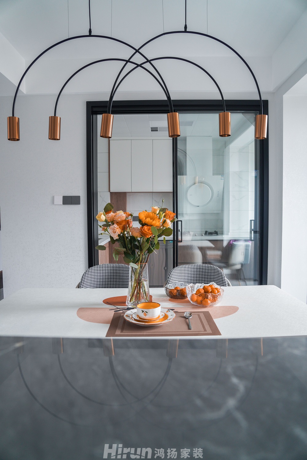 東方名苑120㎡雅致現(xiàn)代三居室 裝修案例效果圖-1