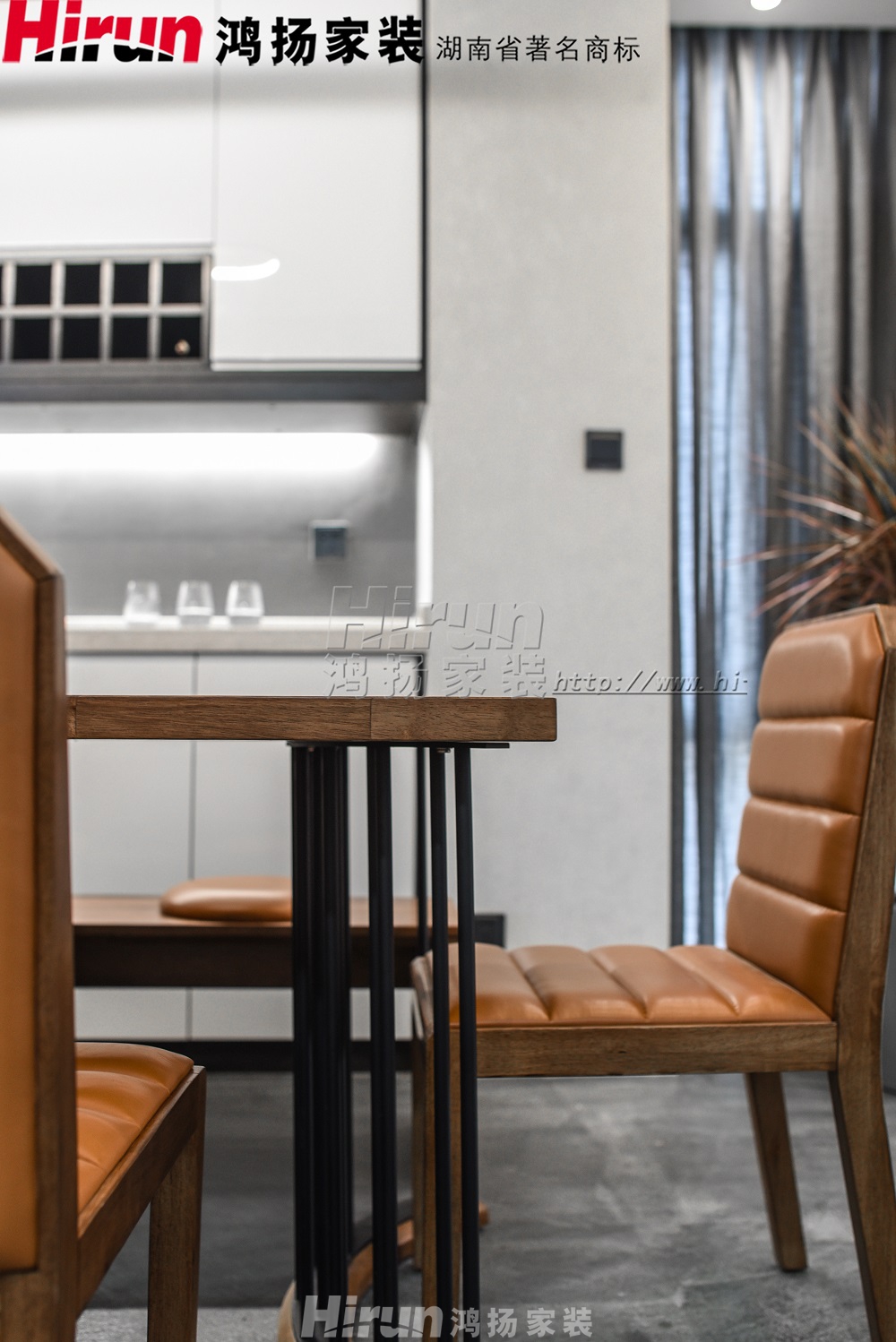 云升東方大院240㎡雅致現代復式 裝修案例效果圖-6