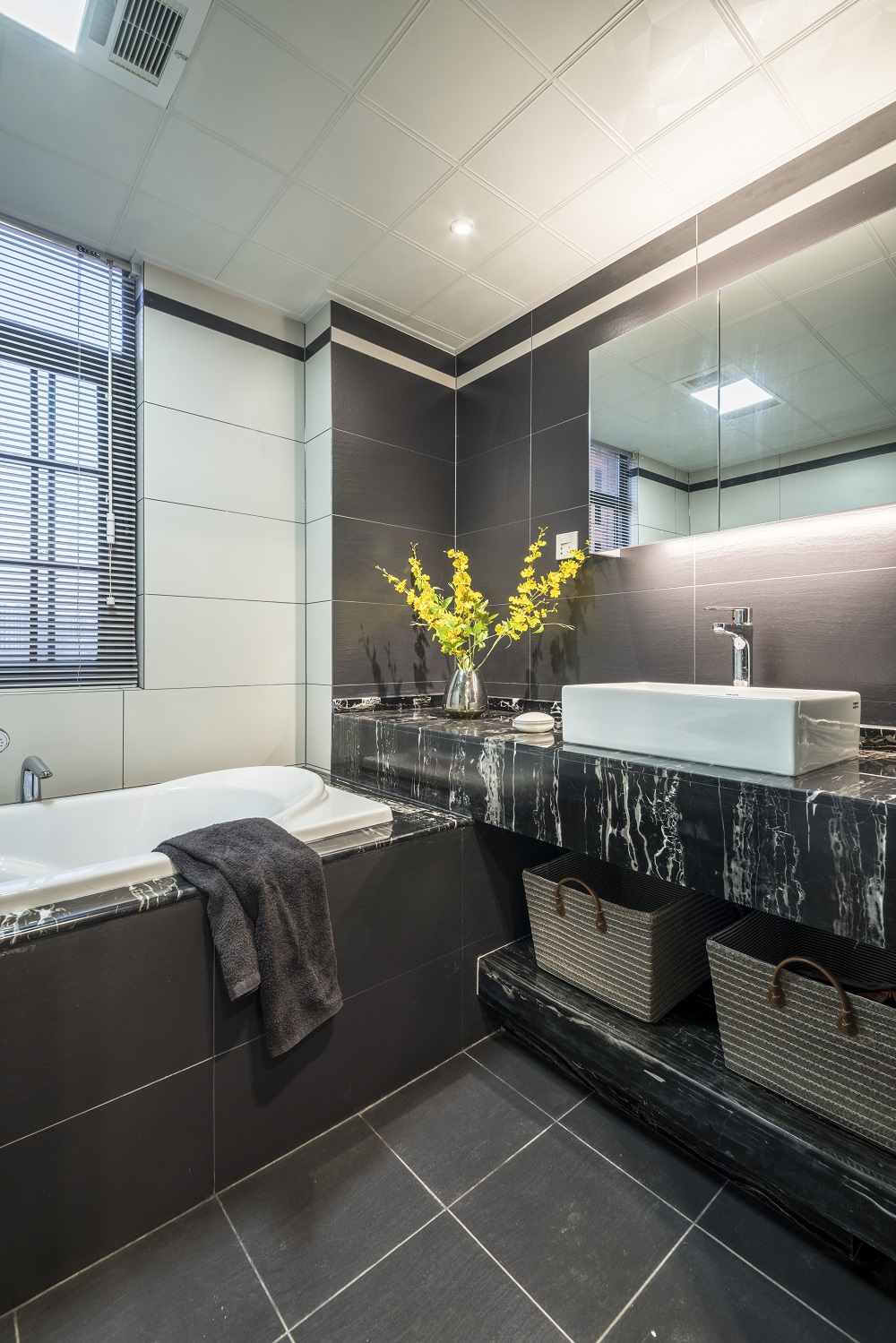 香江水岸新城150㎡雅致現(xiàn)代四居室 裝修案例效果圖-41