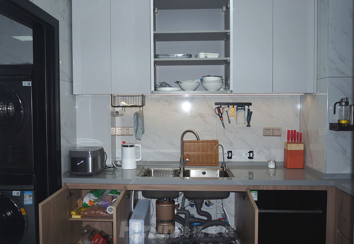 八方小區(qū)140㎡雅致現(xiàn)代四居室 裝修案例實(shí)景圖-image36