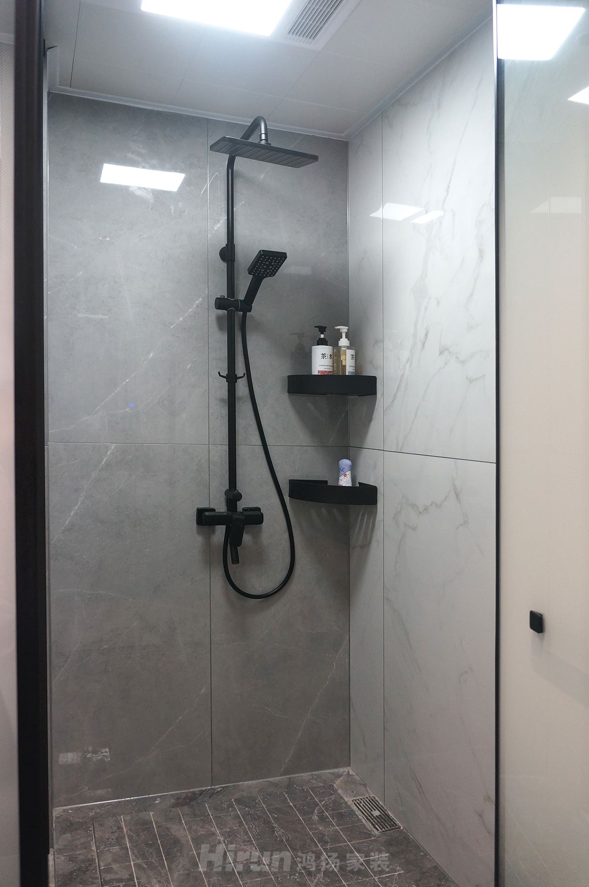 八方小區(qū)140㎡雅致現(xiàn)代四居室 裝修案例實(shí)景圖-image27