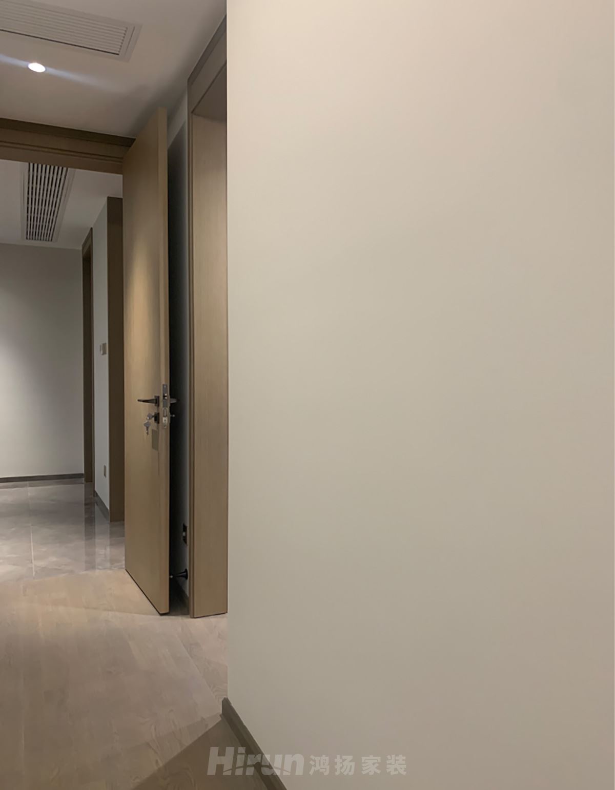 湘江壹號(hào)220㎡雅致現(xiàn)代三居室 裝修案例實(shí)景圖-5{_[