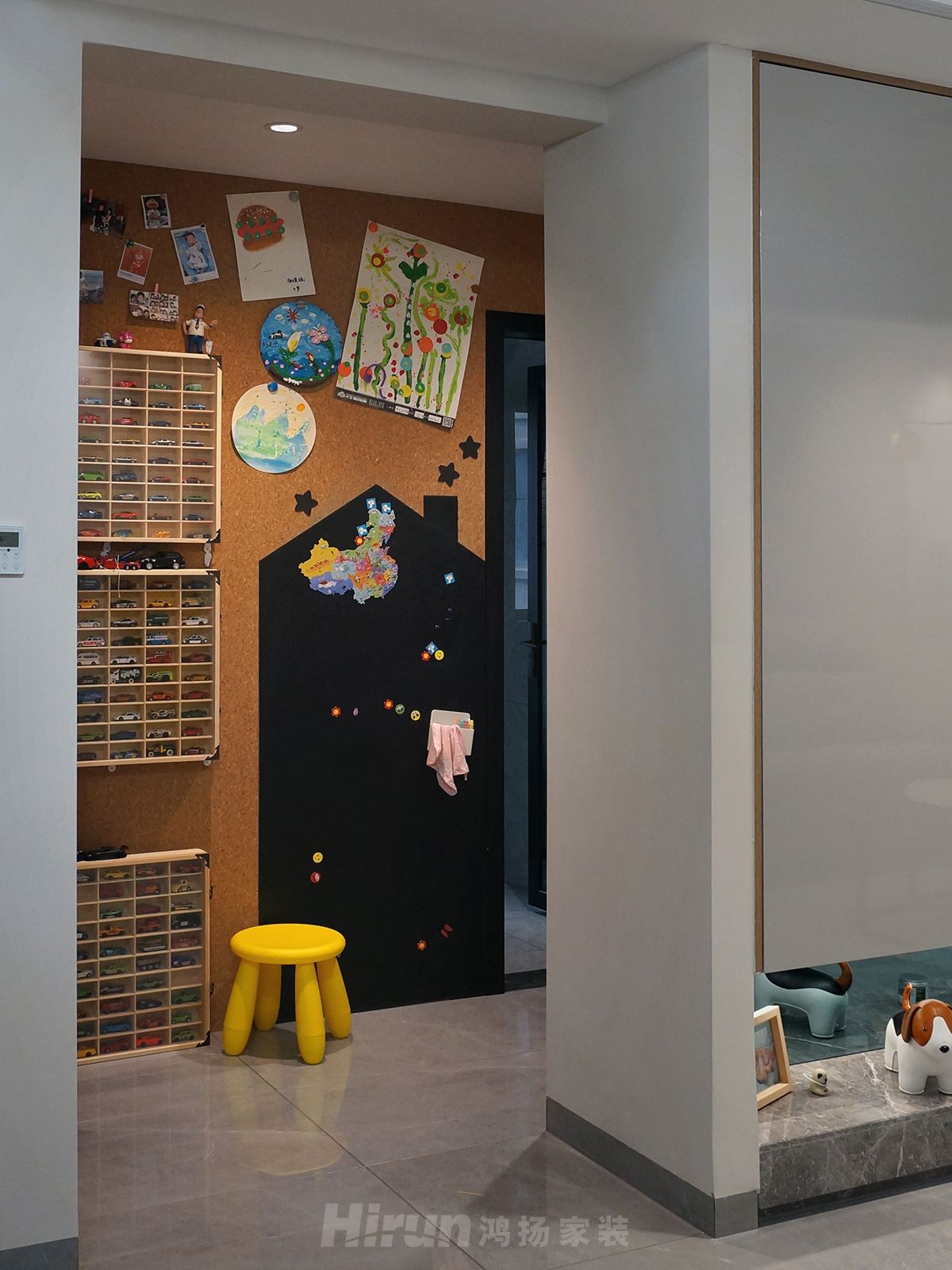 八方小區(qū)140㎡雅致現(xiàn)代四居室 裝修案例實(shí)景圖-image3