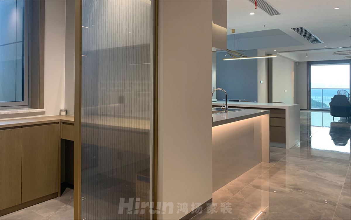 湘江壹號(hào)220㎡雅致現(xiàn)代三居室 裝修案例實(shí)景圖-BAD]H6TDI%BT33B~}BLHI]U