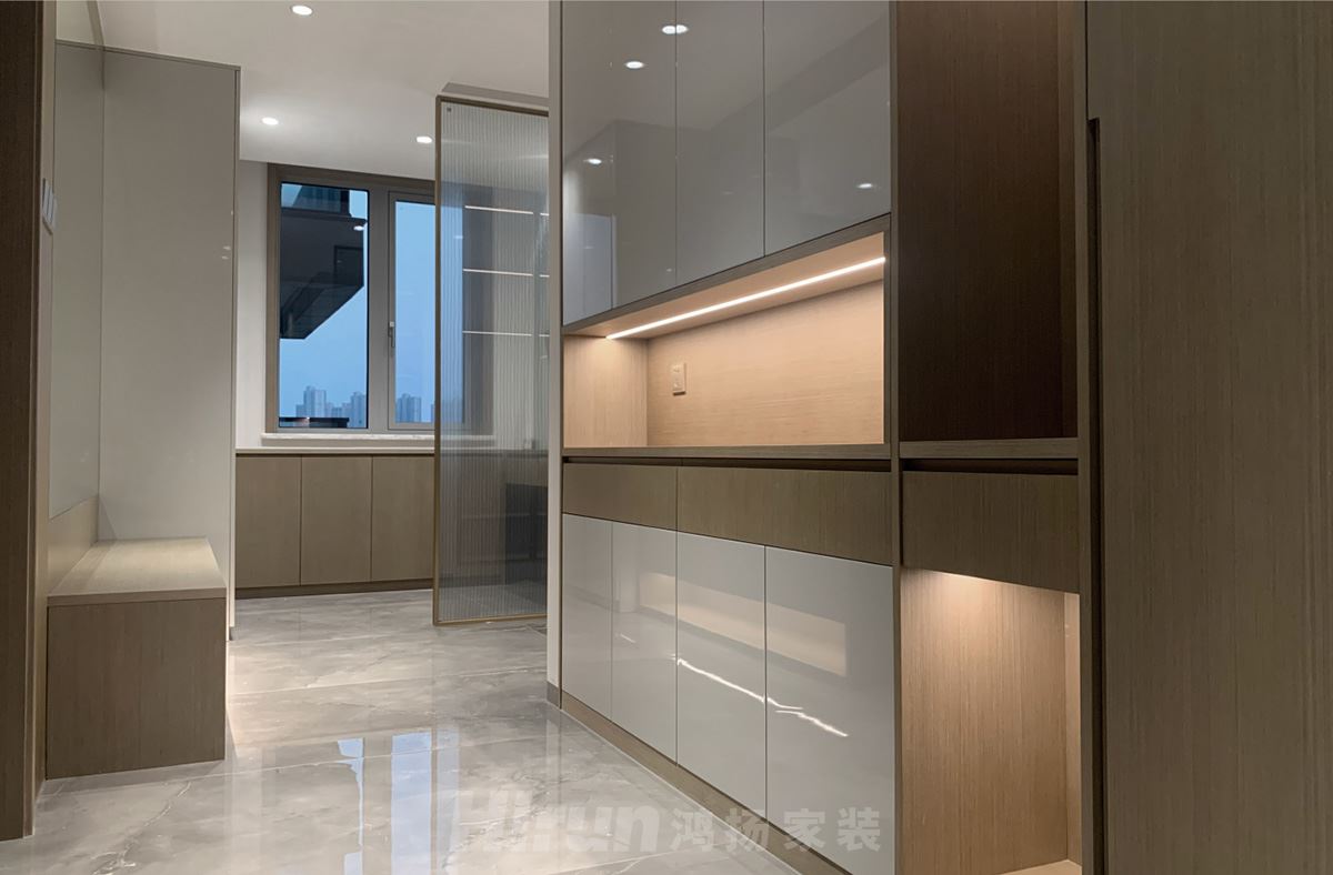 湘江壹號(hào)220㎡雅致現(xiàn)代三居室 裝修案例實(shí)景圖-EV4C}S_J7