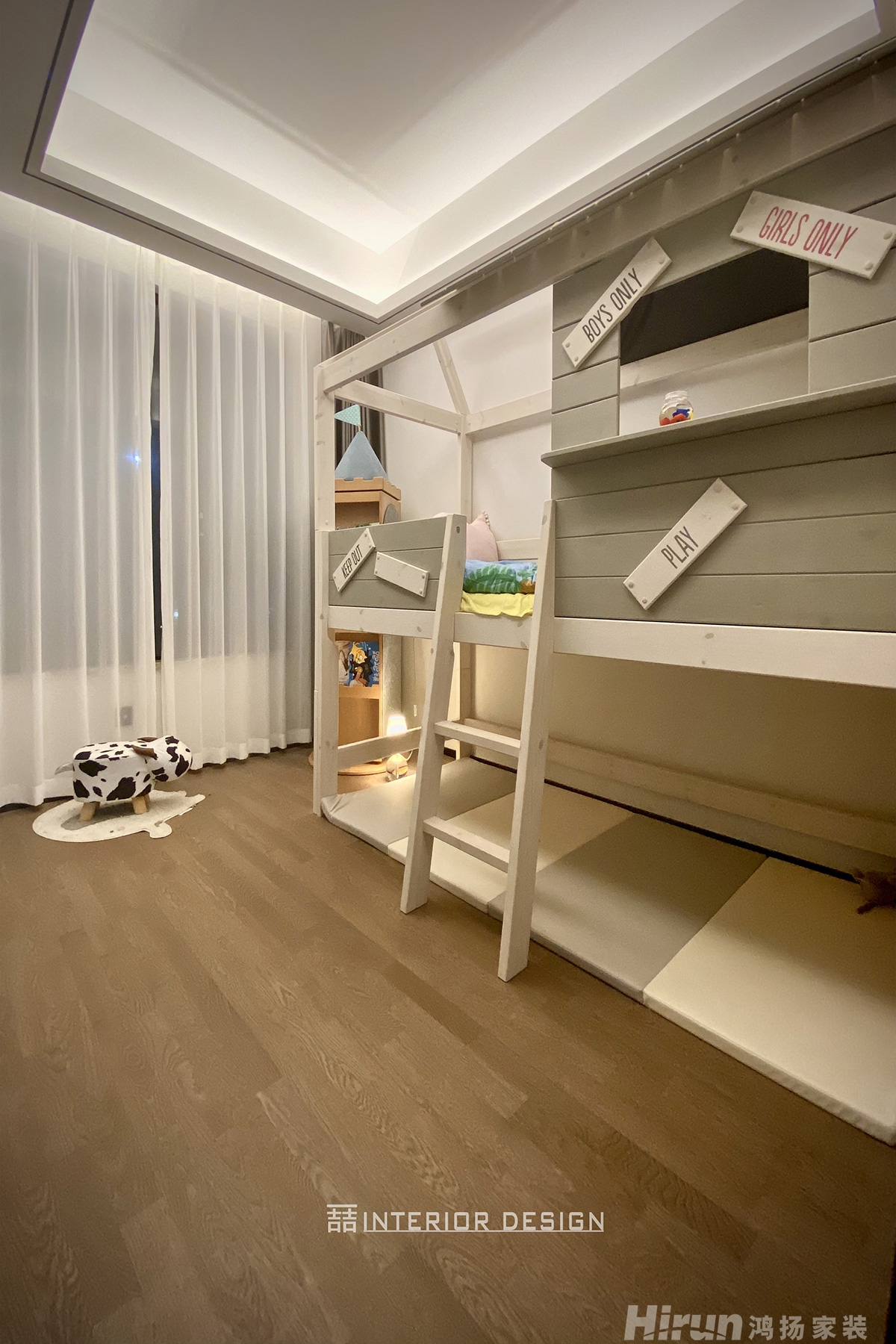 建發(fā)央著150㎡雅致現(xiàn)代四居室 裝修案例實景圖-7