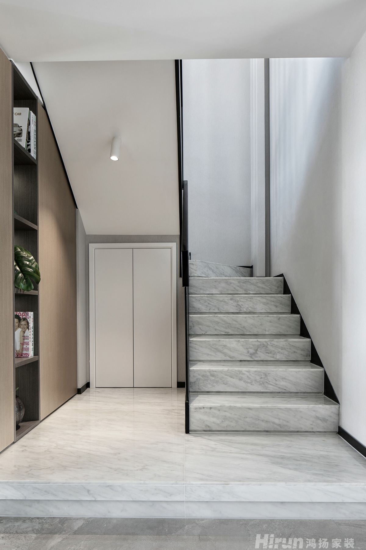 融創(chuàng)提香藍(lán)岸200㎡北歐之光復(fù)式 裝修案例實(shí)景圖-10