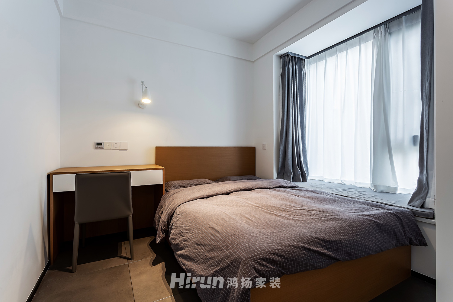 泊愛(ài)藍(lán)灣130㎡雅致現(xiàn)代三居室 裝修案例實(shí)景圖-15