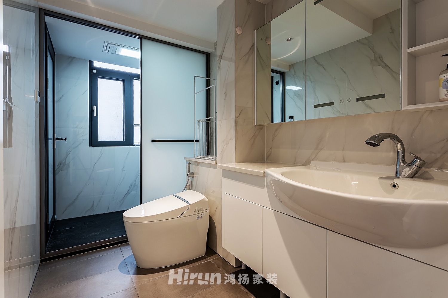 泊愛(ài)藍(lán)灣130㎡雅致現(xiàn)代三居室 裝修案例實(shí)景圖-14