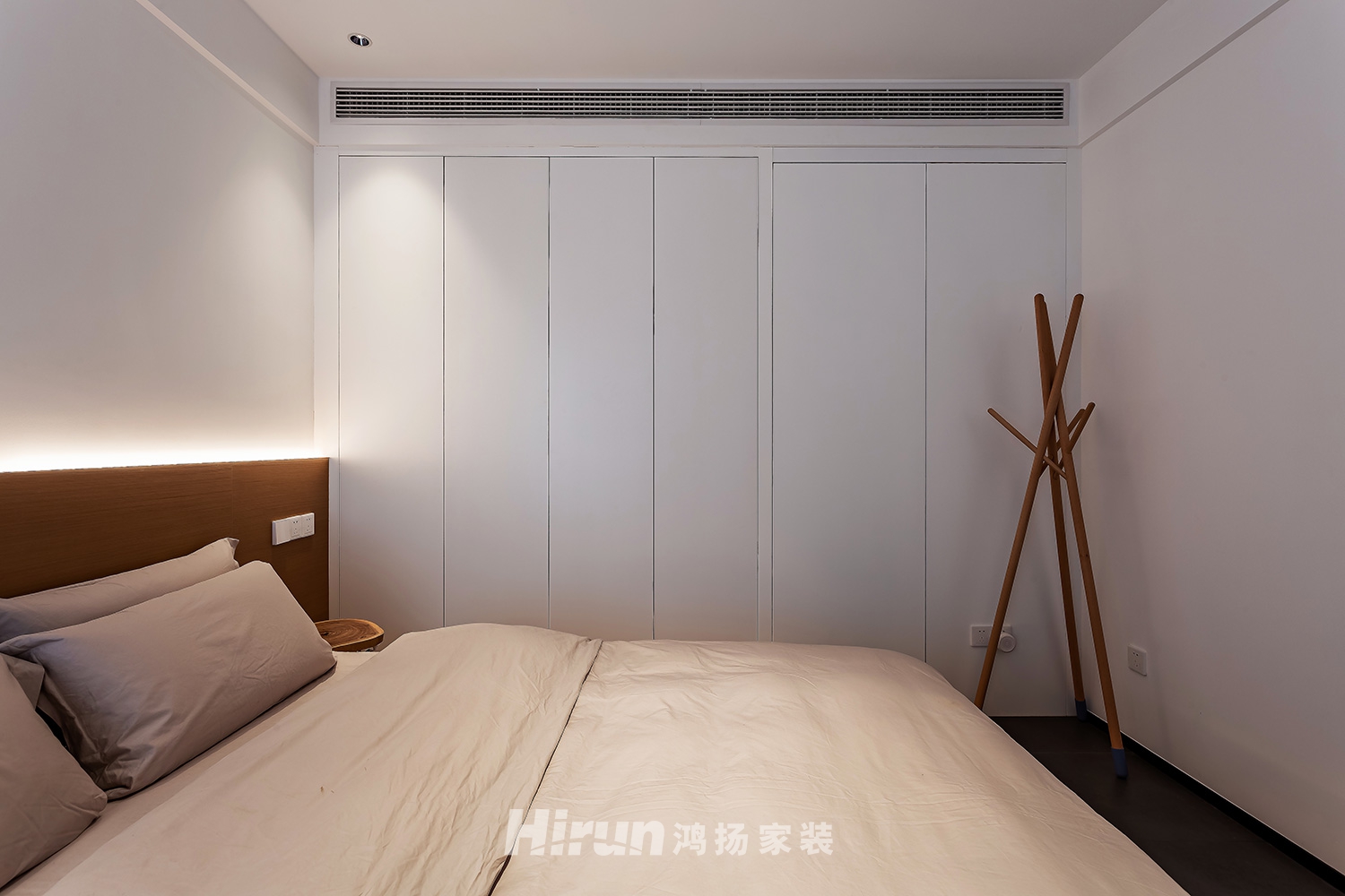 泊愛(ài)藍(lán)灣130㎡雅致現(xiàn)代三居室 裝修案例實(shí)景圖-18