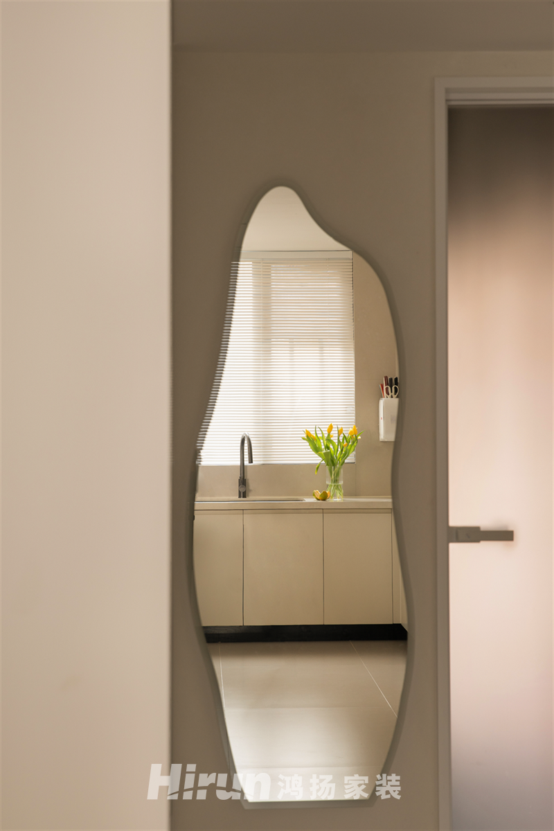 天城國際廣場170㎡優雅繽紛四居室 裝修案例實景圖-7