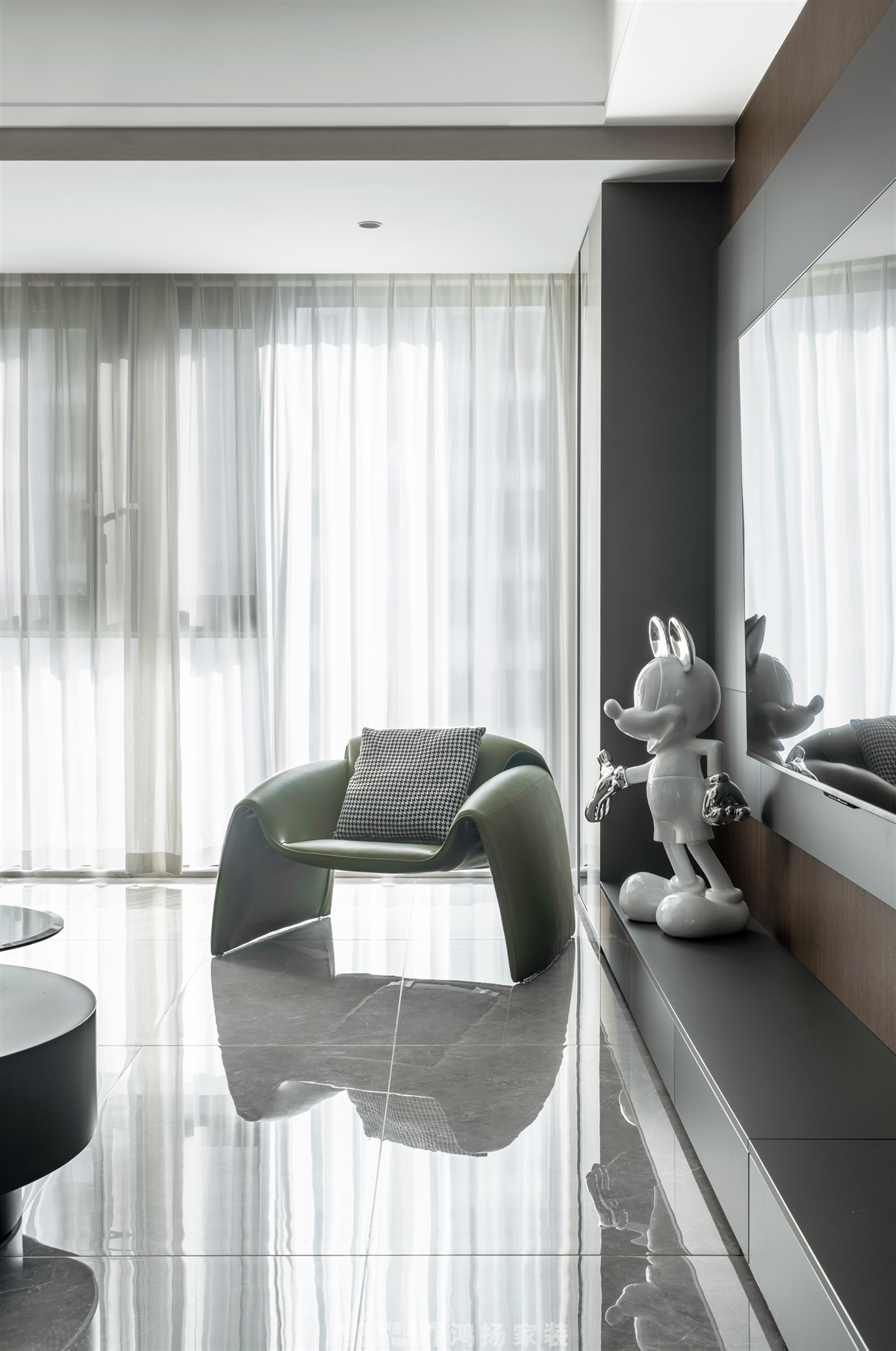 潤和國際廣場140㎡雅致現(xiàn)代四居室 裝修案例實景圖-4