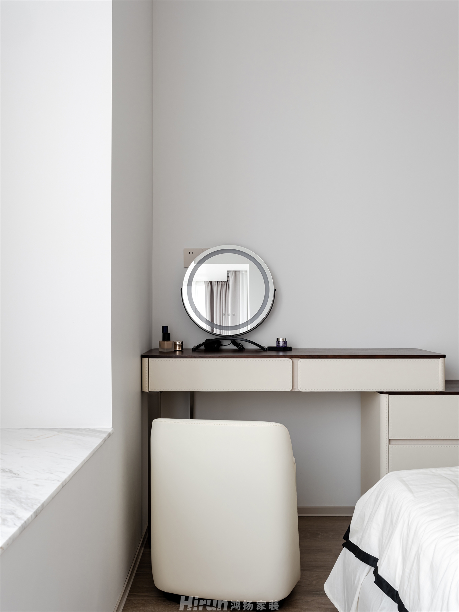 寶能公館140㎡雅致現(xiàn)代四居室 裝修案例實(shí)景圖-1