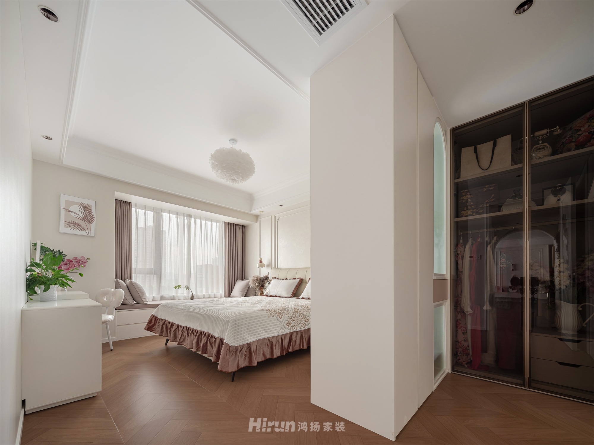 建發(fā)央著135㎡異域風(fēng)情四居室 裝修案例實景圖-4