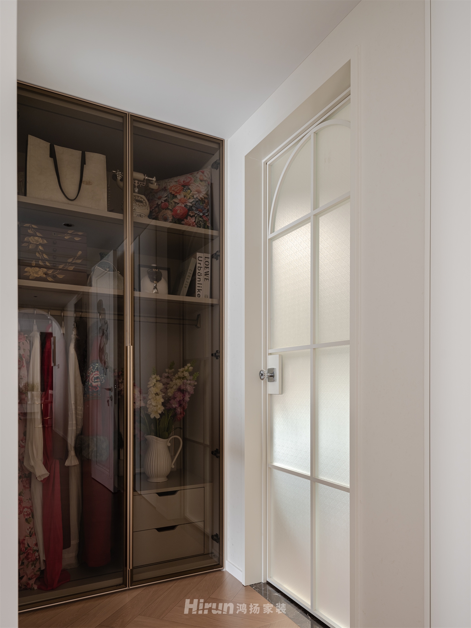 建發(fā)央著135㎡異域風(fēng)情四居室 裝修案例實景圖-2