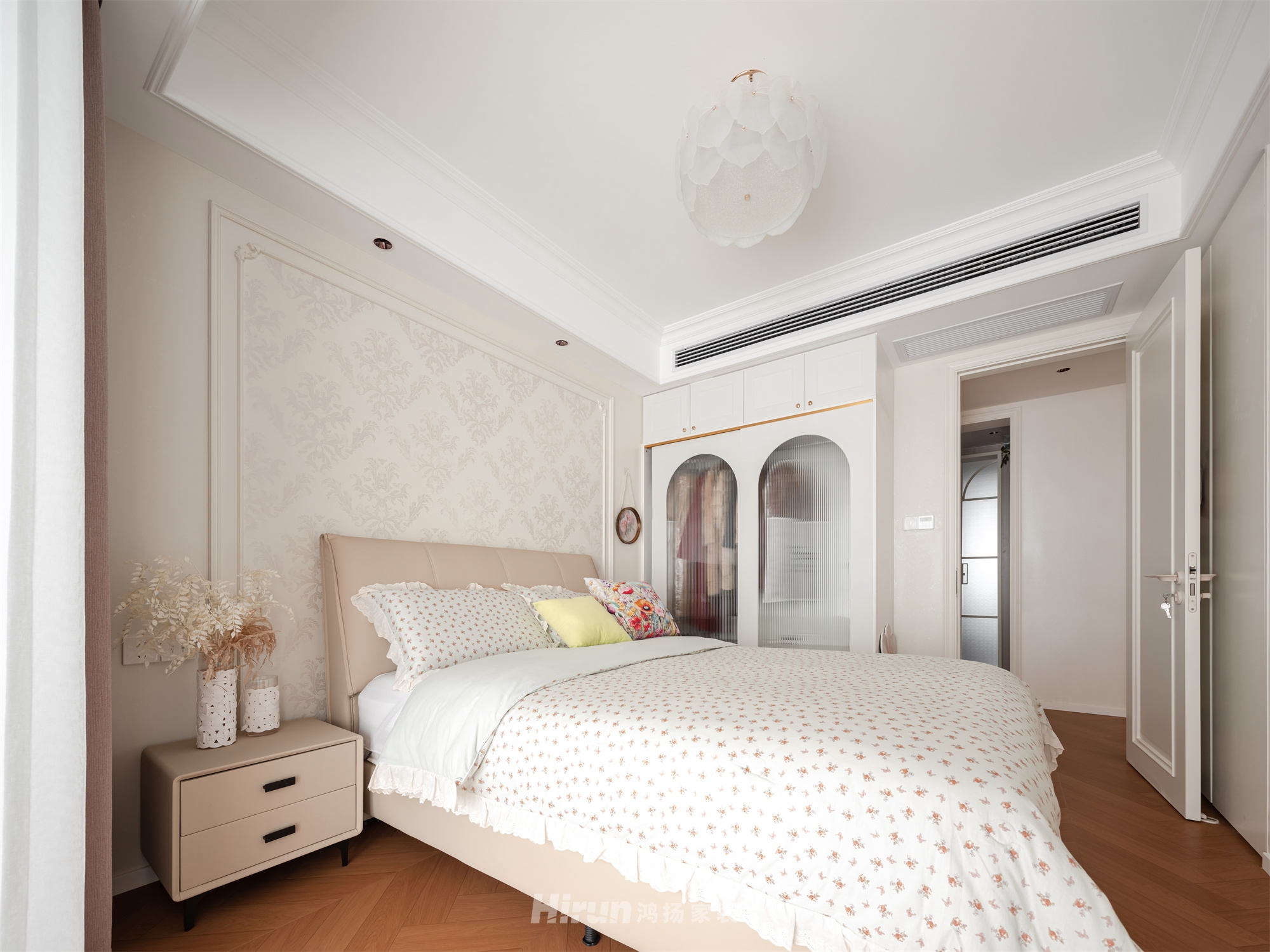 建發(fā)央著135㎡異域風(fēng)情四居室 裝修案例實景圖-5