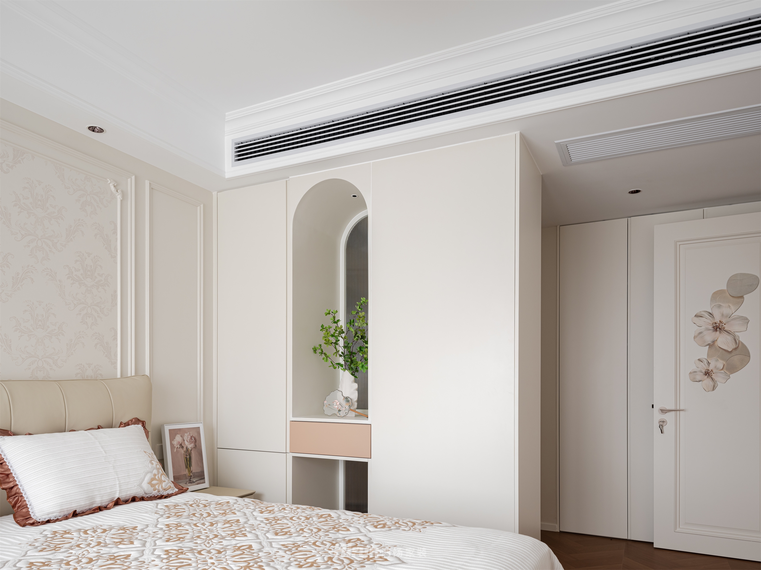 建發(fā)央著135㎡異域風(fēng)情四居室 裝修案例實景圖-11