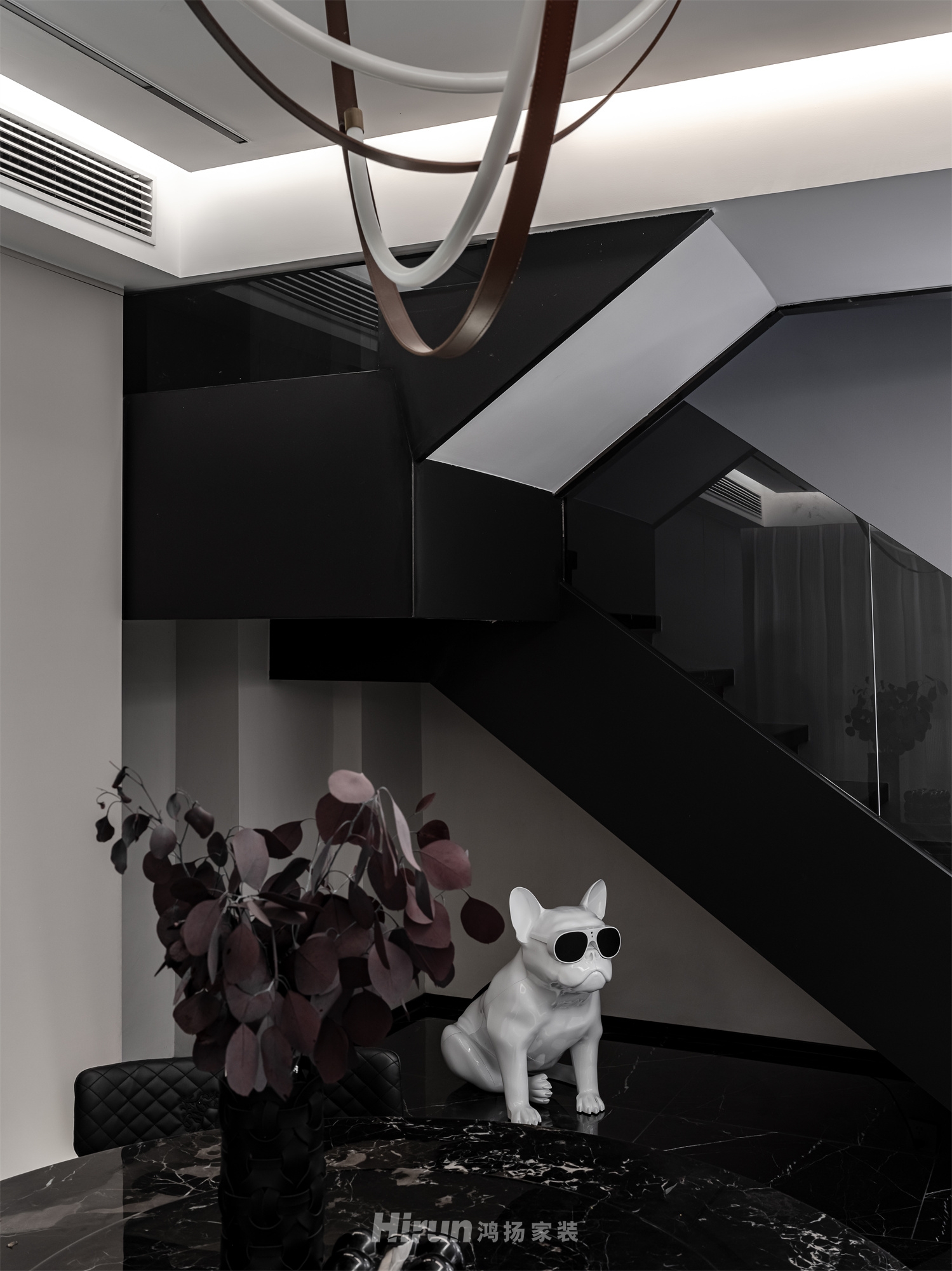 建發央著170㎡新裝飾主義復式 裝修案例實景圖-3