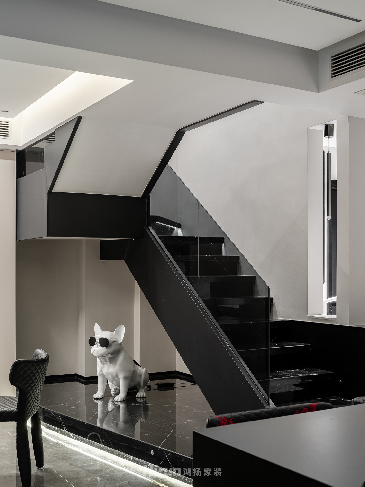 建發央著170㎡新裝飾主義復式 裝修案例實景圖-4