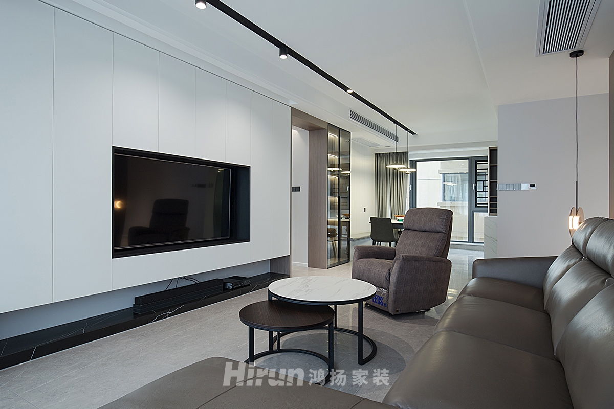 江灣壹號(hào)130㎡雅致現(xiàn)代四居室 裝修案例實(shí)景圖-1