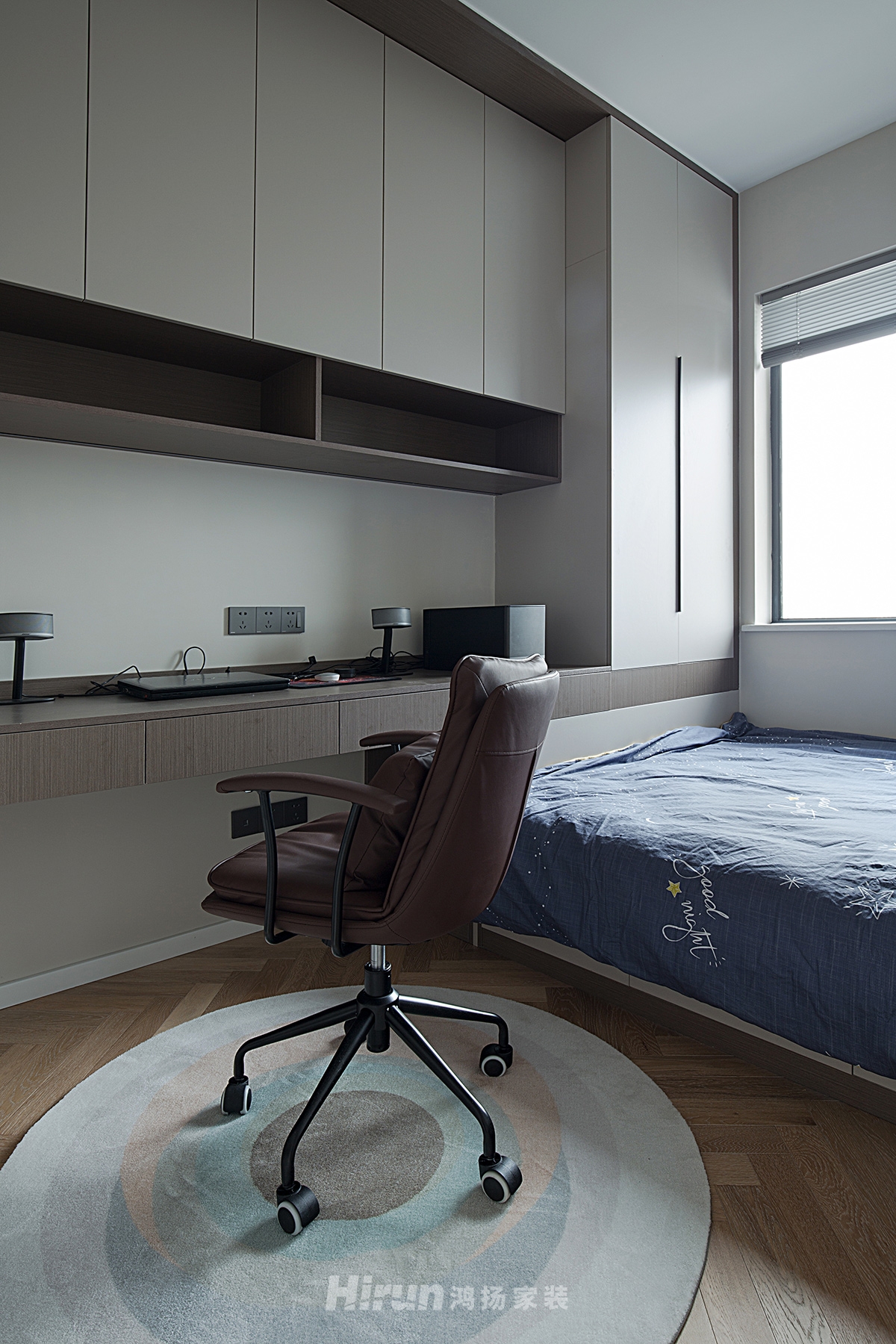 江灣壹號(hào)130㎡雅致現(xiàn)代四居室 裝修案例實(shí)景圖-18