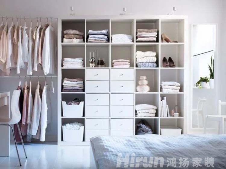 太好了！我堆得跟倉庫一樣的臥室終于有救了！