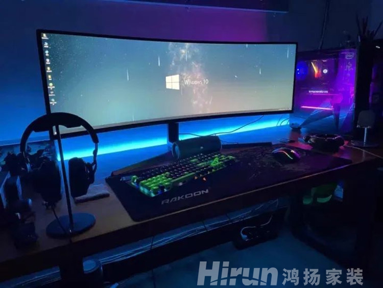 喂！來我家超厲害的電競房一起開黑嗎？！