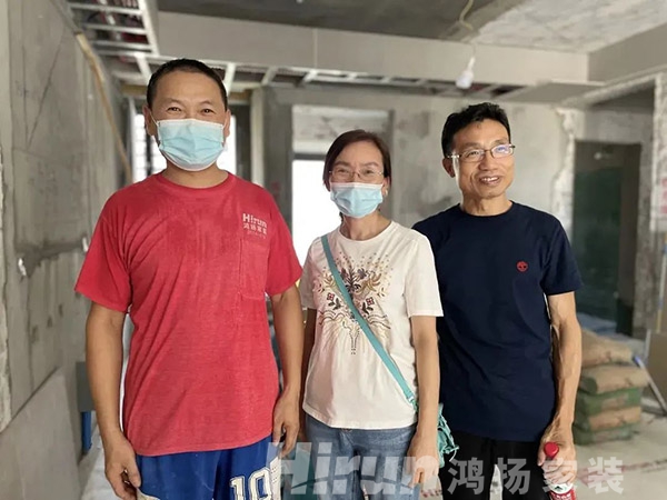 鴻揚家裝逆勢增長憑什么？憑“穿了八年的工作服”